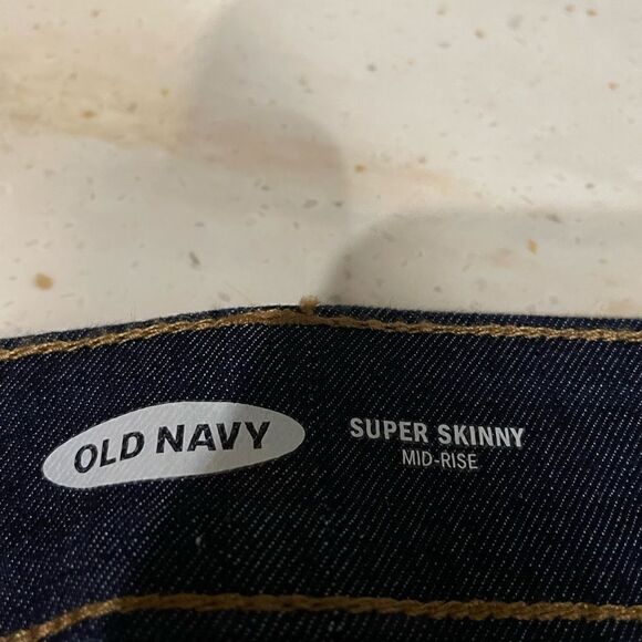 Nwt Old navy Skinny Jeans - Picture 4 of 4